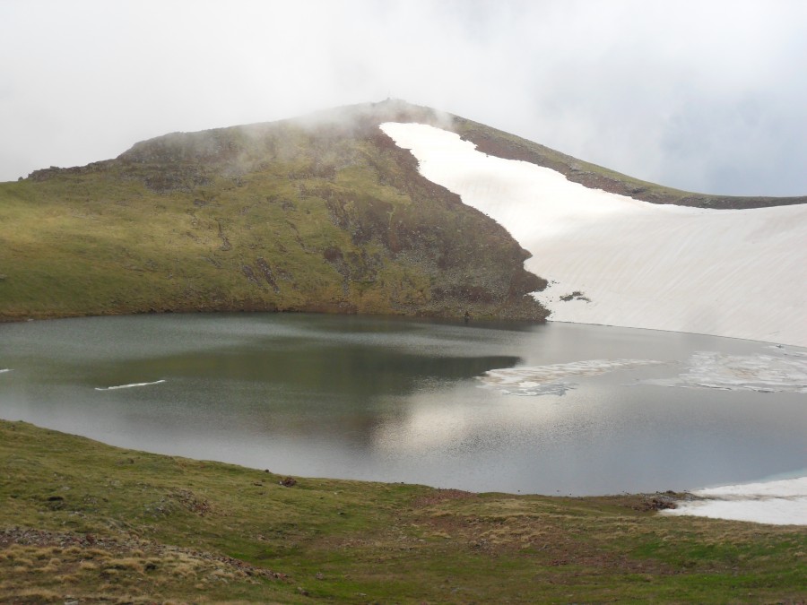 Lake Akna1.jpg